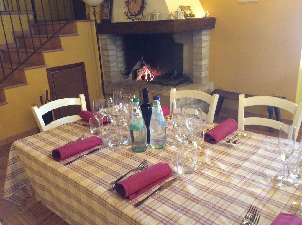 Agriturismo Le Vigne โฟลีโญ ภายนอก รูปภาพ