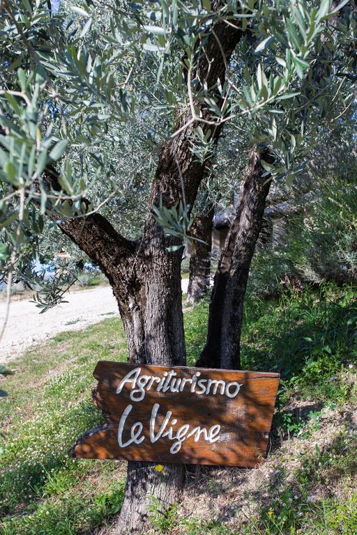 Agriturismo Le Vigne โฟลีโญ ภายนอก รูปภาพ