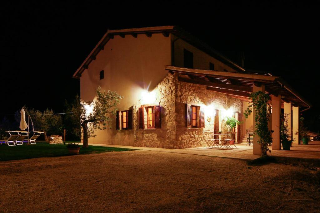 Agriturismo Le Vigne โฟลีโญ ภายนอก รูปภาพ
